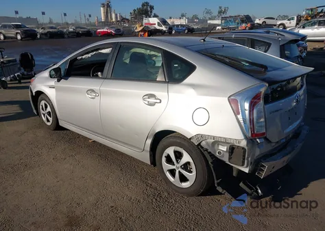 2015 Toyota Prius Two z USA, uszkodzony, nr VIN JTDKN3DU5F1883301